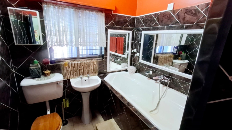 4 Bedroom Property for Sale in Vaalpark Free State